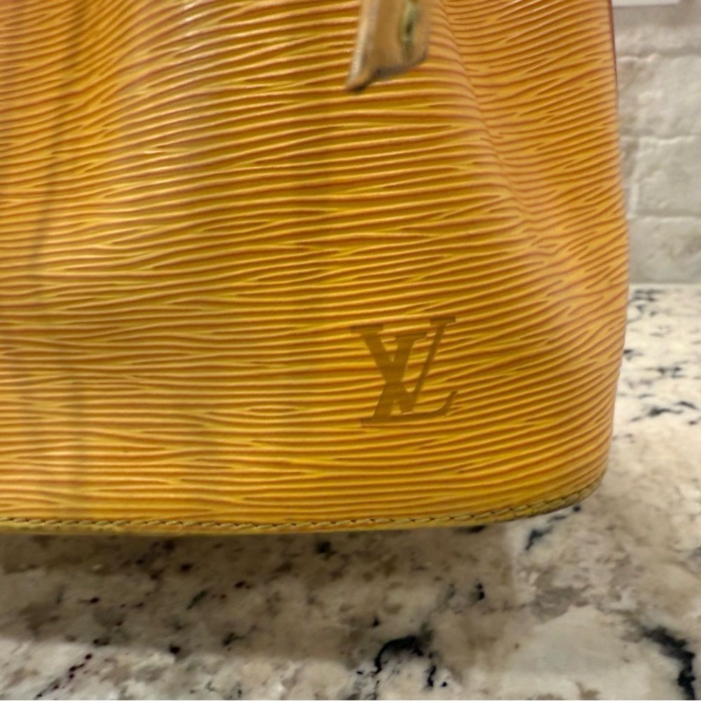 Louis Vuitton EUC Yellow Epi Leather Bucket Bag - Picture 3 of 11